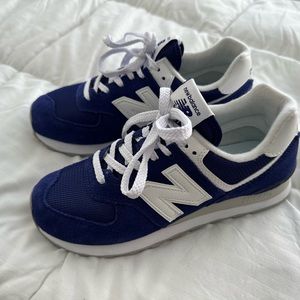 BRAND NEW NEW BALANCE SNEAKERS